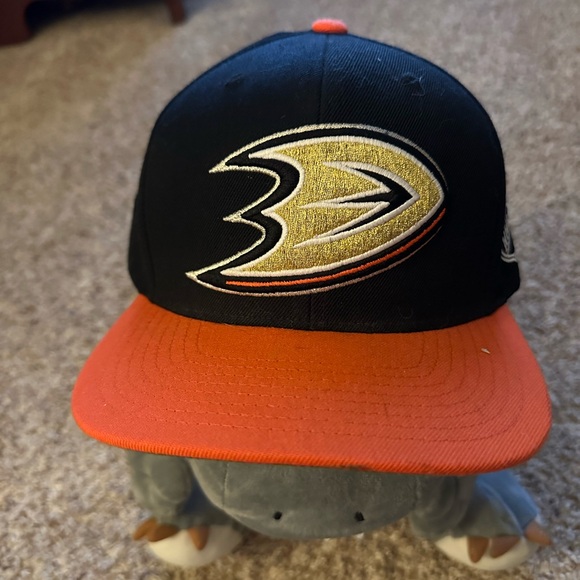 NHL Anaheim Ducks Mitchell & Ness adjustable hat - Picture 1 of 9